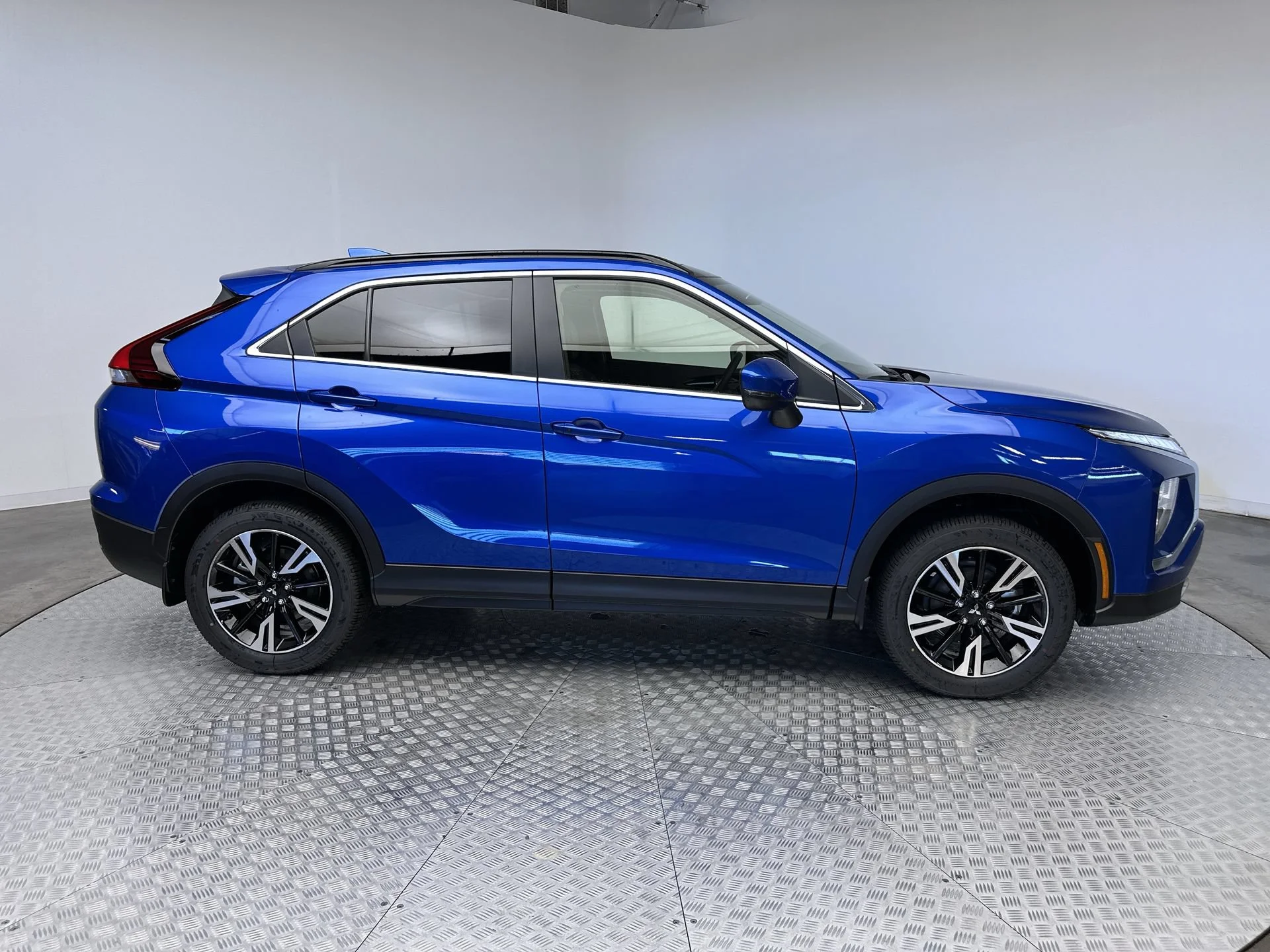 New 2026 Lightning Blue Metallic Mitsubishi SE 1.5T S-AWC image 10
