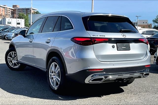 Used 2026 Silver Mercedes-Benz GLC 300 image 10