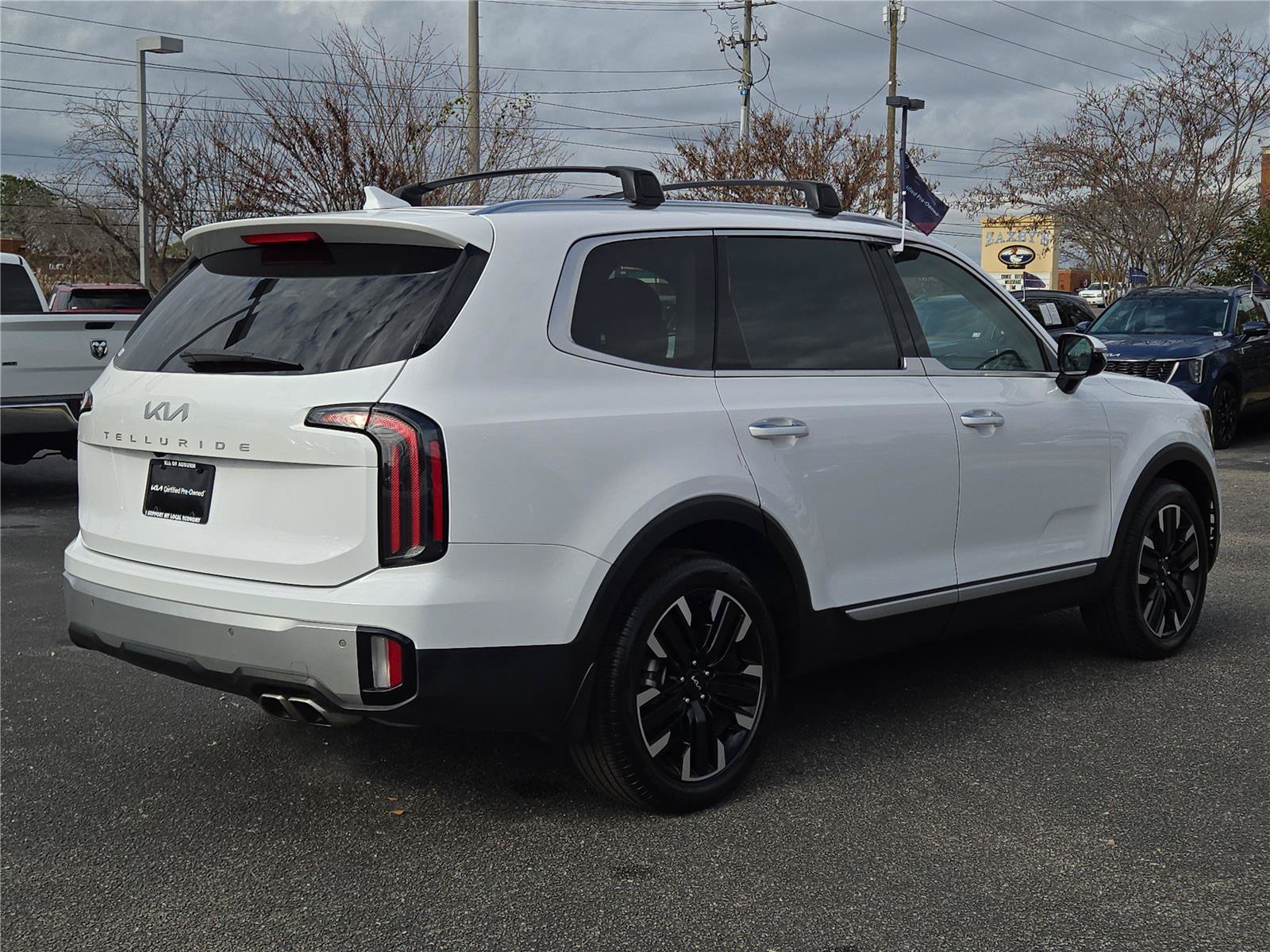Used 2024 White Kia SX image 6