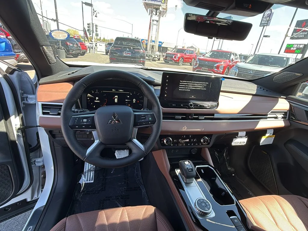 New 2026 White Diamond Mitsubishi SEL image 14