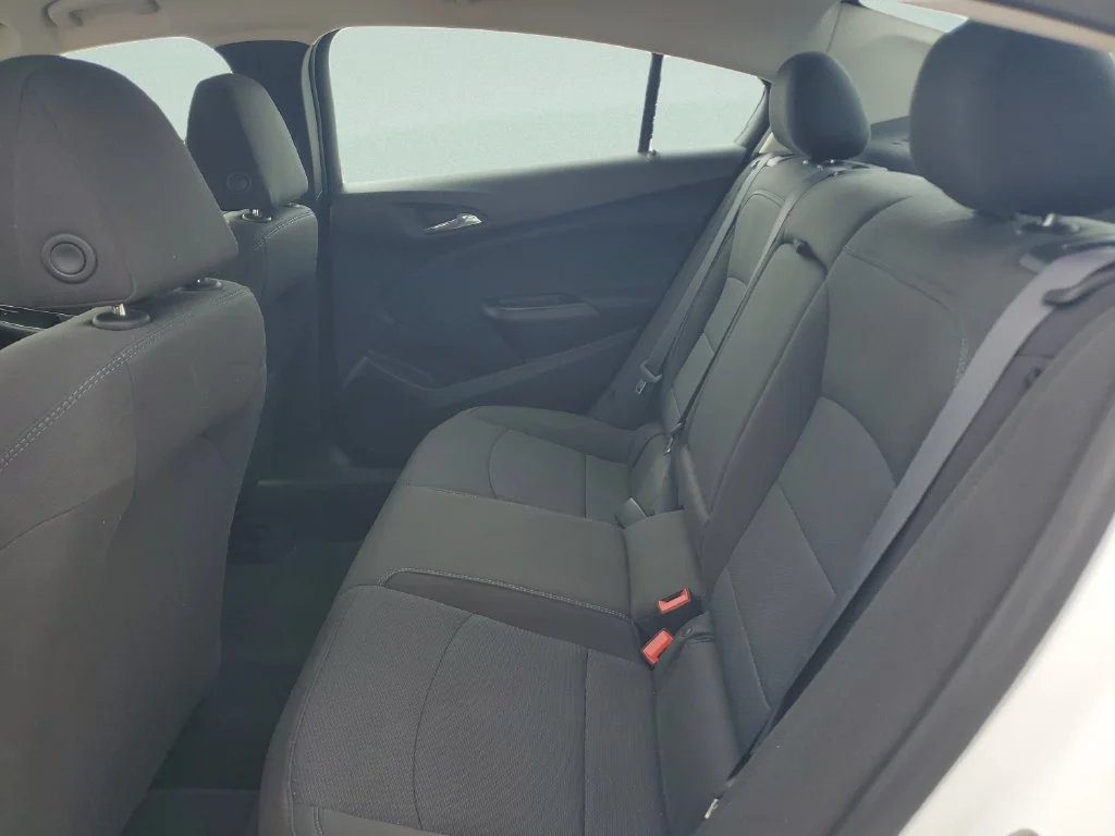 Used 2017 SUMMIT WHITE Chevrolet LT image 10