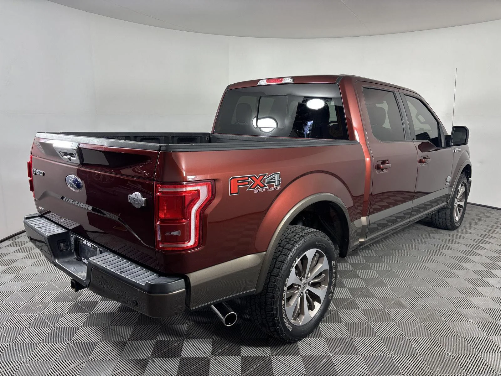 Used 2017 Bronze Fire/Caribou Ford King Ranch image 8