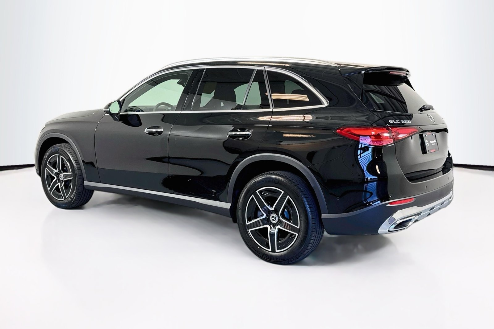 New 2026 Black Mercedes-Benz GLC 300 image 7