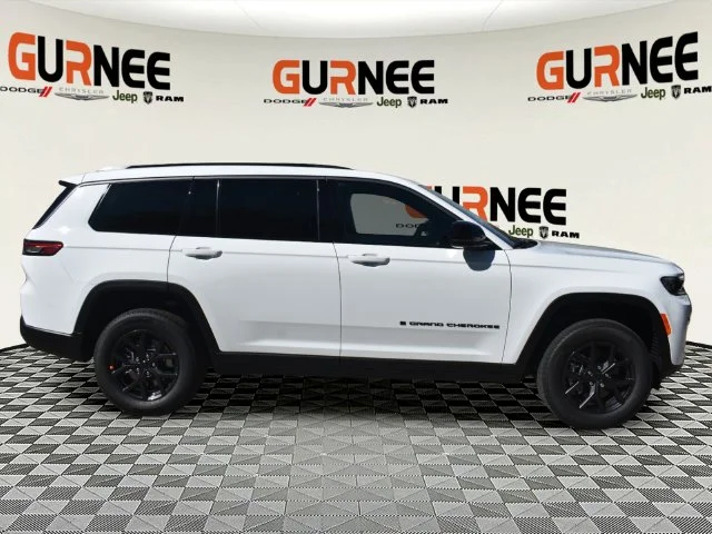 New 2027 Bright White Clearcoat Jeep Laredo Altitude image 2