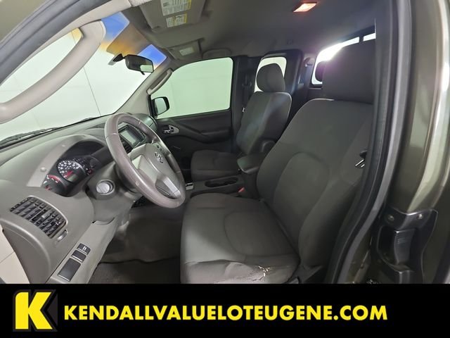 Used 2005 Green Nissan XE image 4