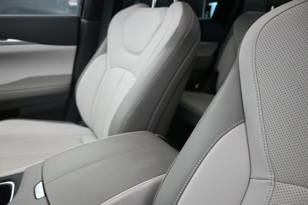Certified Used 2026 White INFINITI PURE image 14