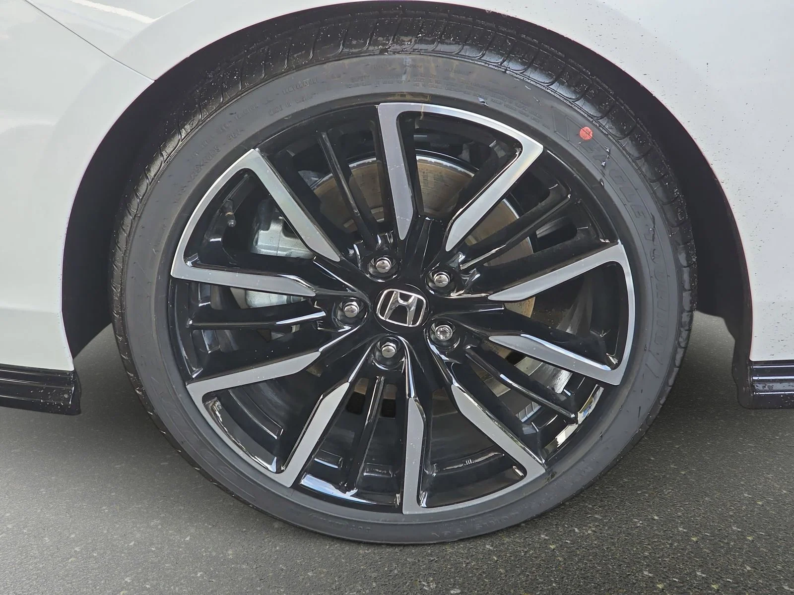 New 2026 Platinum White Pearl Honda Touring image 31