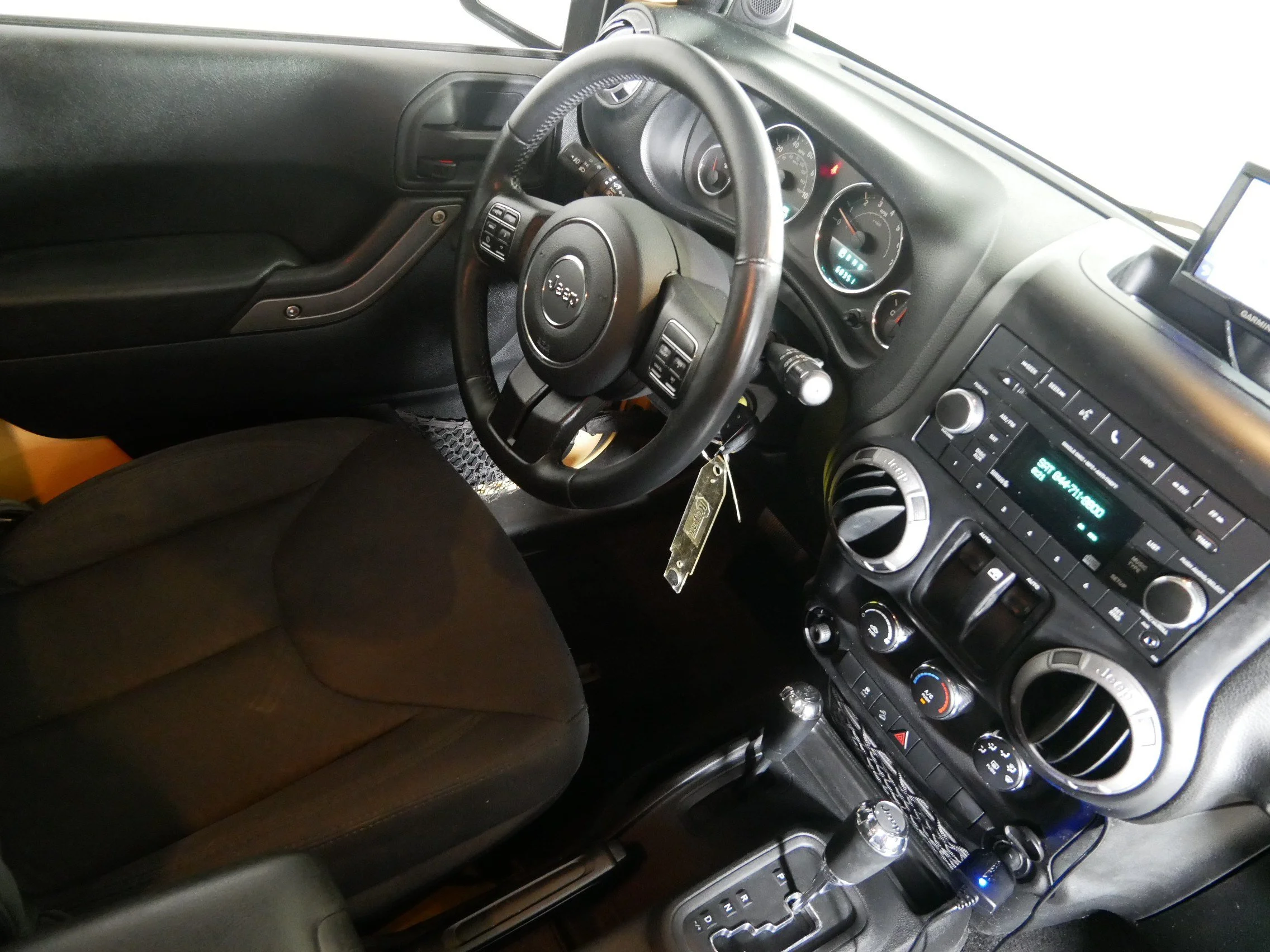 Used 2013 Dune Jeep Sport image 9