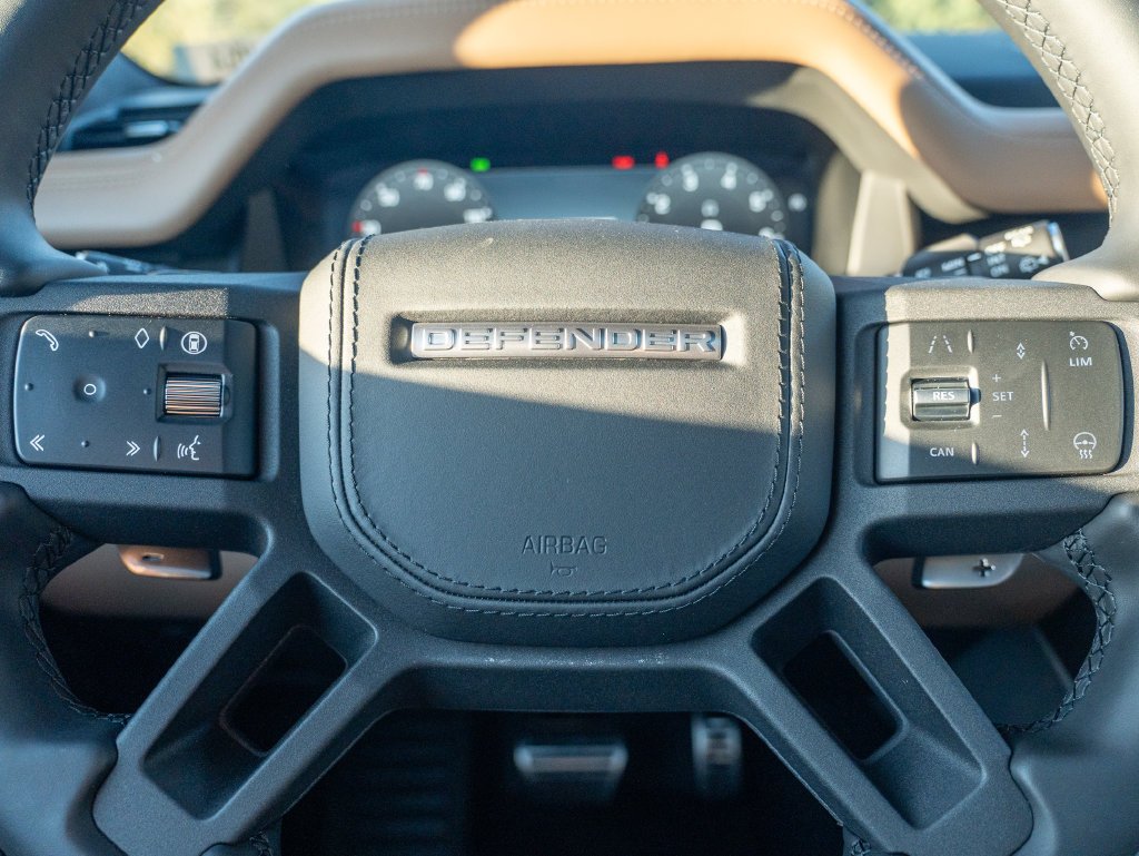 2026 Land Rover Defender V8 - Photo 14
