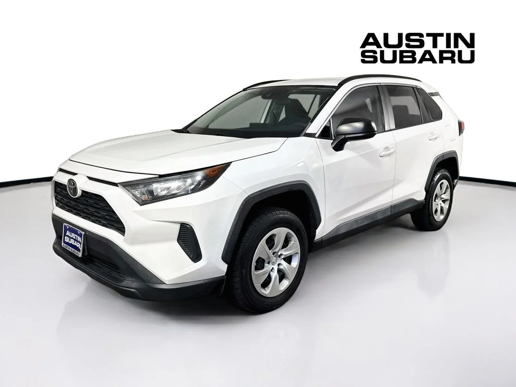 Used 2020 White Toyota LE image 3
