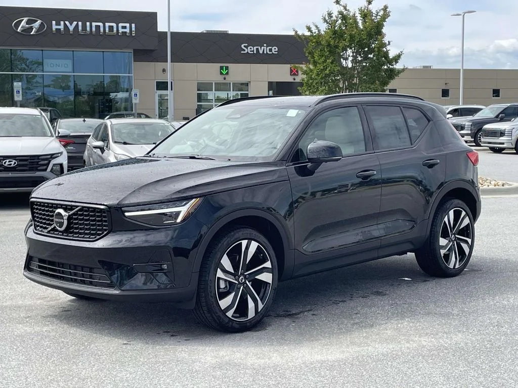 New 2026 Onyx Black Volvo Plus image 25