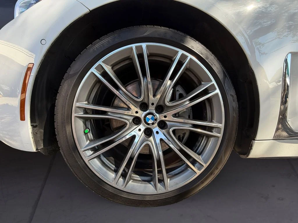 2022 BMW 7 Series 740i - Photo 9