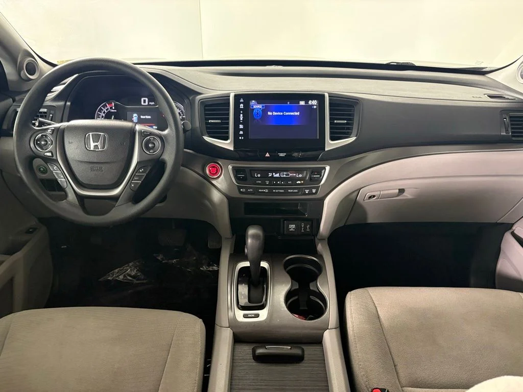 Used 2017 Silver Honda EX image 37