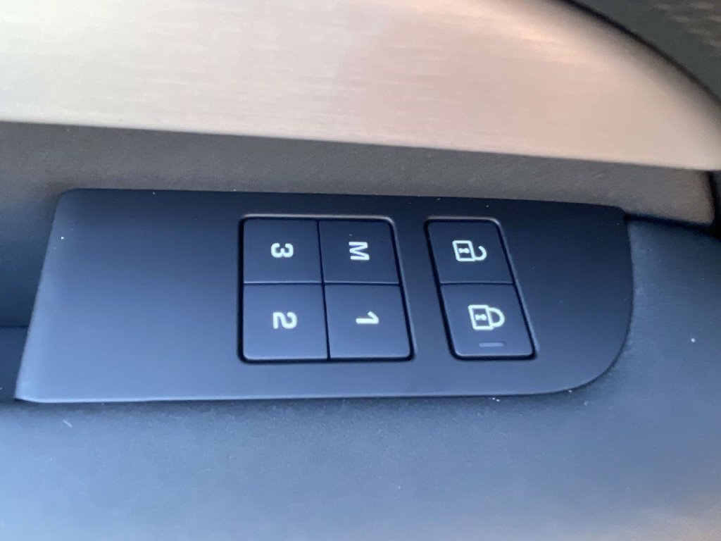 New 2026 Sedona Red Land Rover  image 26