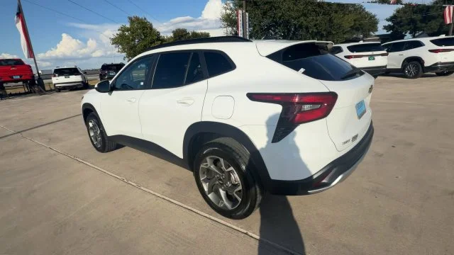 Certified Used 2025 Summit White Chevrolet LT image 6