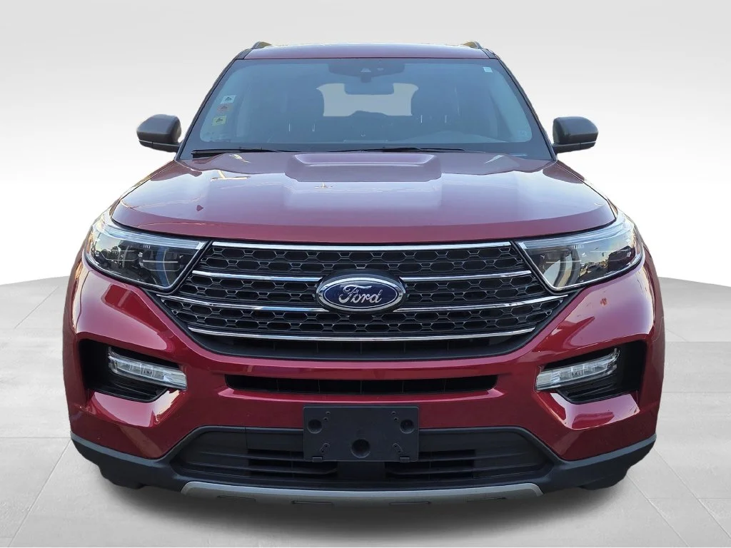 Used 2022 Red Ford XLT image 3