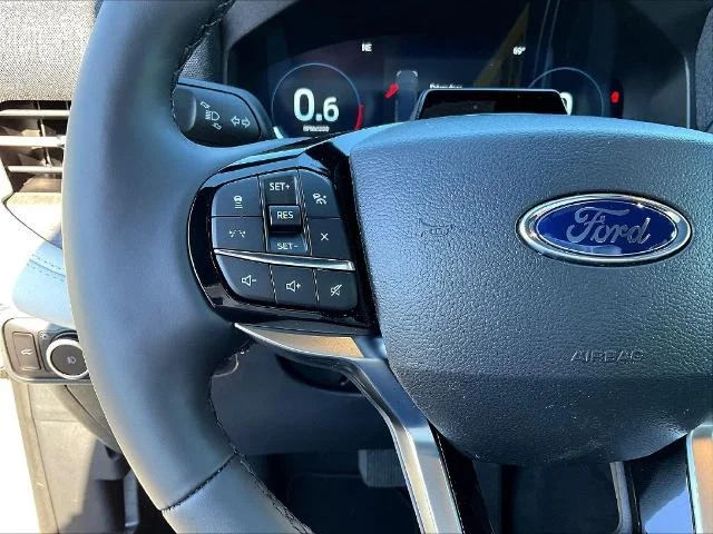 New 2027 Star White Metallic Tri-Coat Ford Platinum™ image 63
