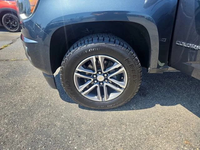Used 2019 SHADOW GRAY METALLIC Chevrolet 4WD LT image 27