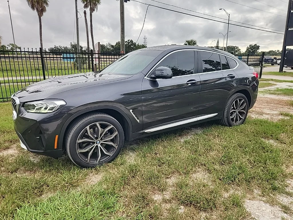 Used 2024 Dark Graphite Metallic BMW xDrive30i image 1