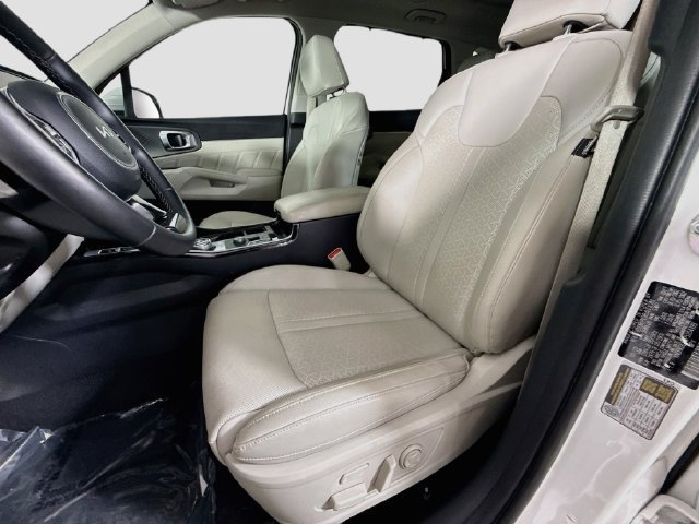 Used 2023 Snow White Pearl Kia SX Prestige image 18