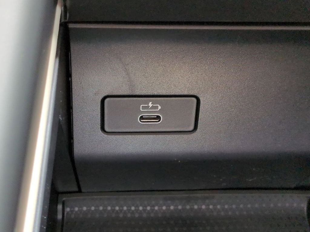 New 2026 Brooklyn Grey Metallic BMW M60i image 23