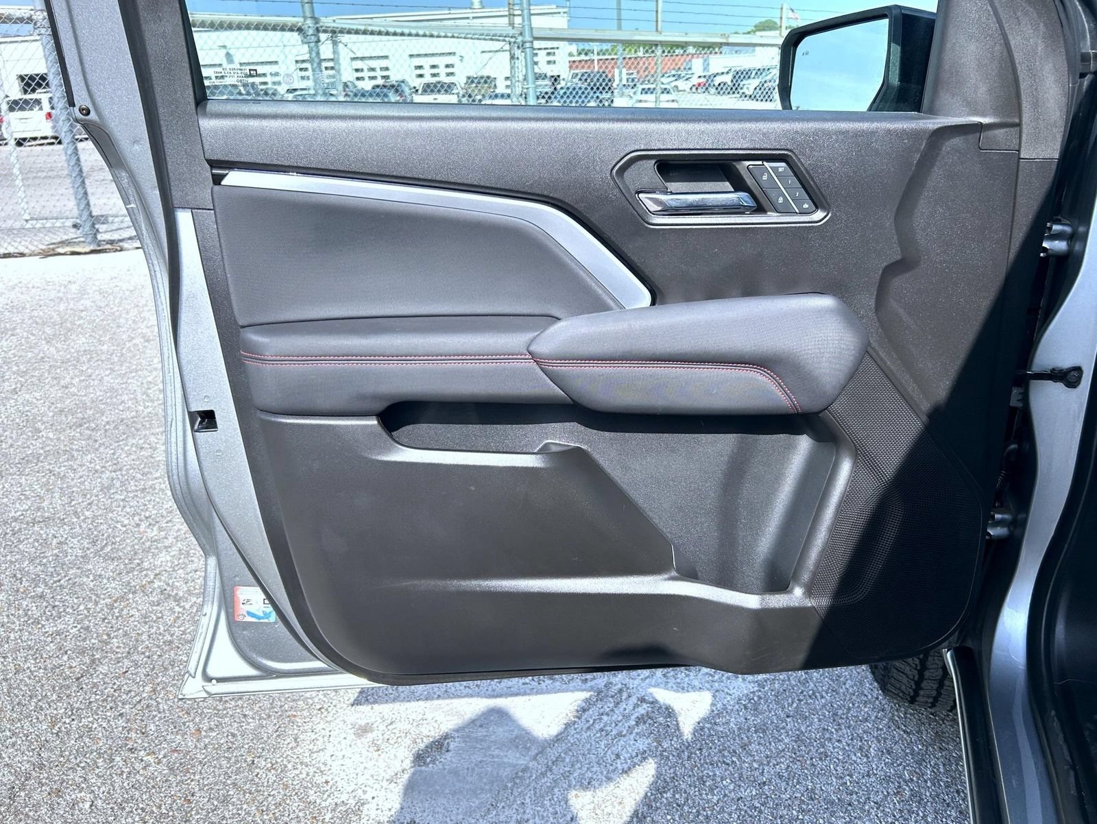2024 Chevrolet Colorado Z71 - Photo 9