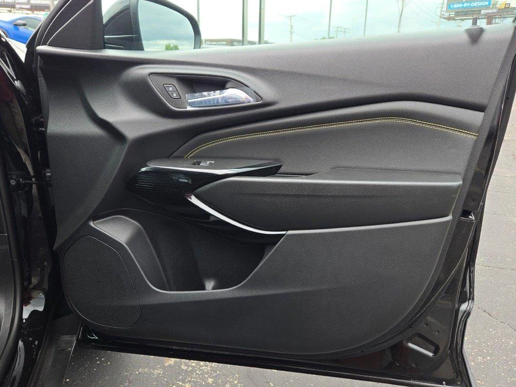 New 2026 Mosaic Black Metallic Chevrolet LT image 6