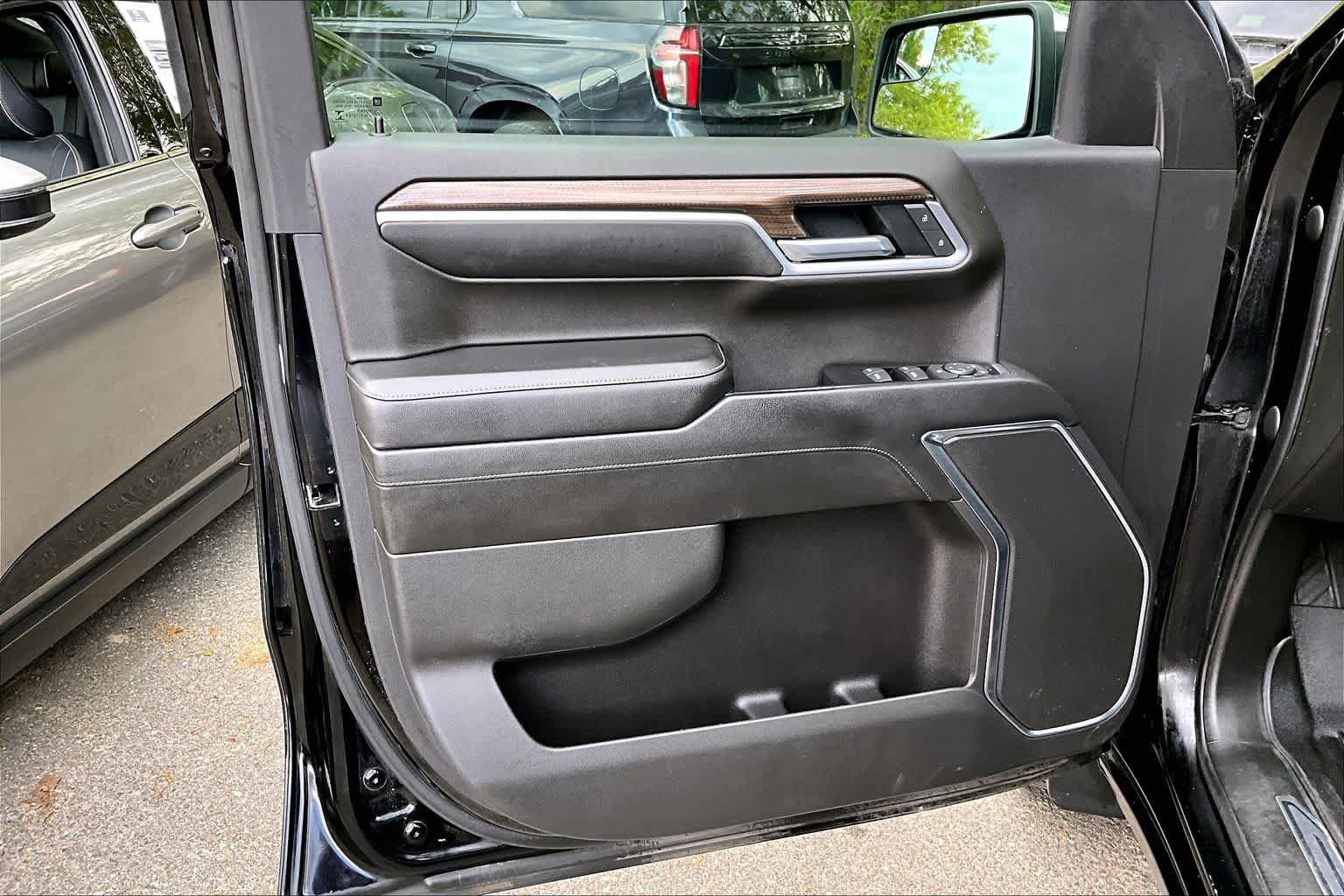 Used 2022 Black Chevrolet LT image 20