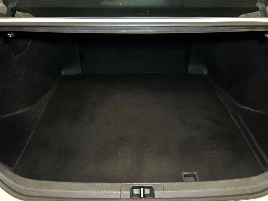 Used 2025 Ice Toyota LE image 18