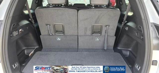 New 2026 Bright White Clear-Coat Exterior Paint Jeep Altitude image 36