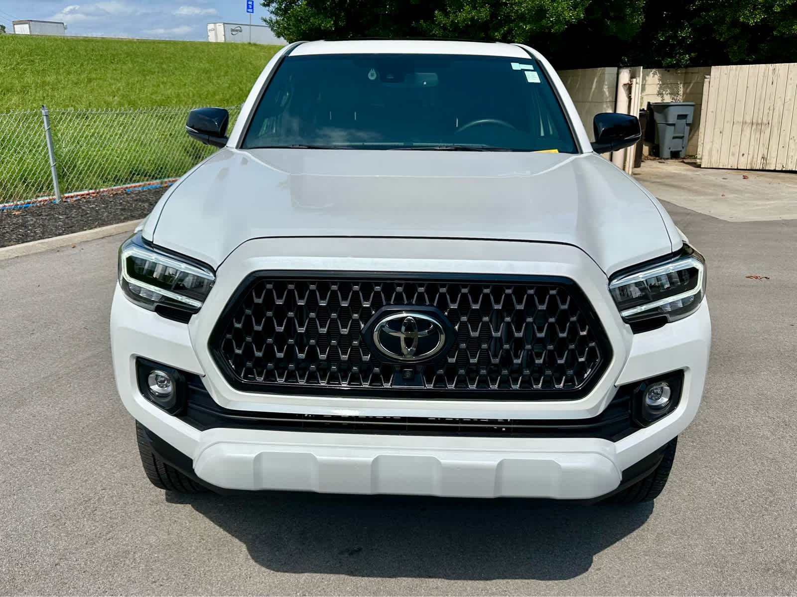 Used 2023 Wind Chill Pearl Toyota Limited image 2