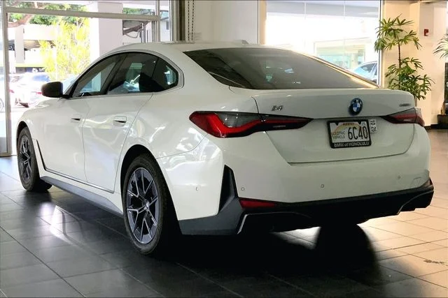 Certified Used 2023 Alpine White BMW eDrive35 image 5