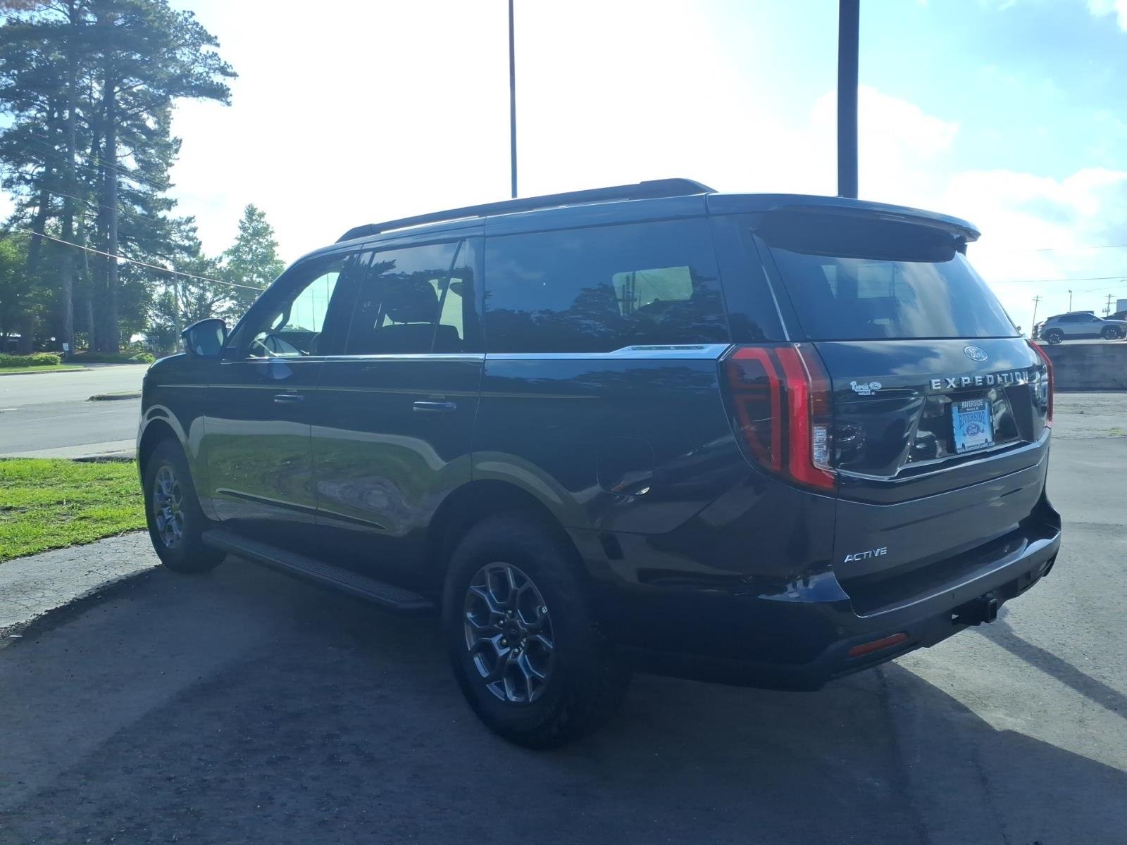 Used 2025 Gray Metallic Ford Active image 7