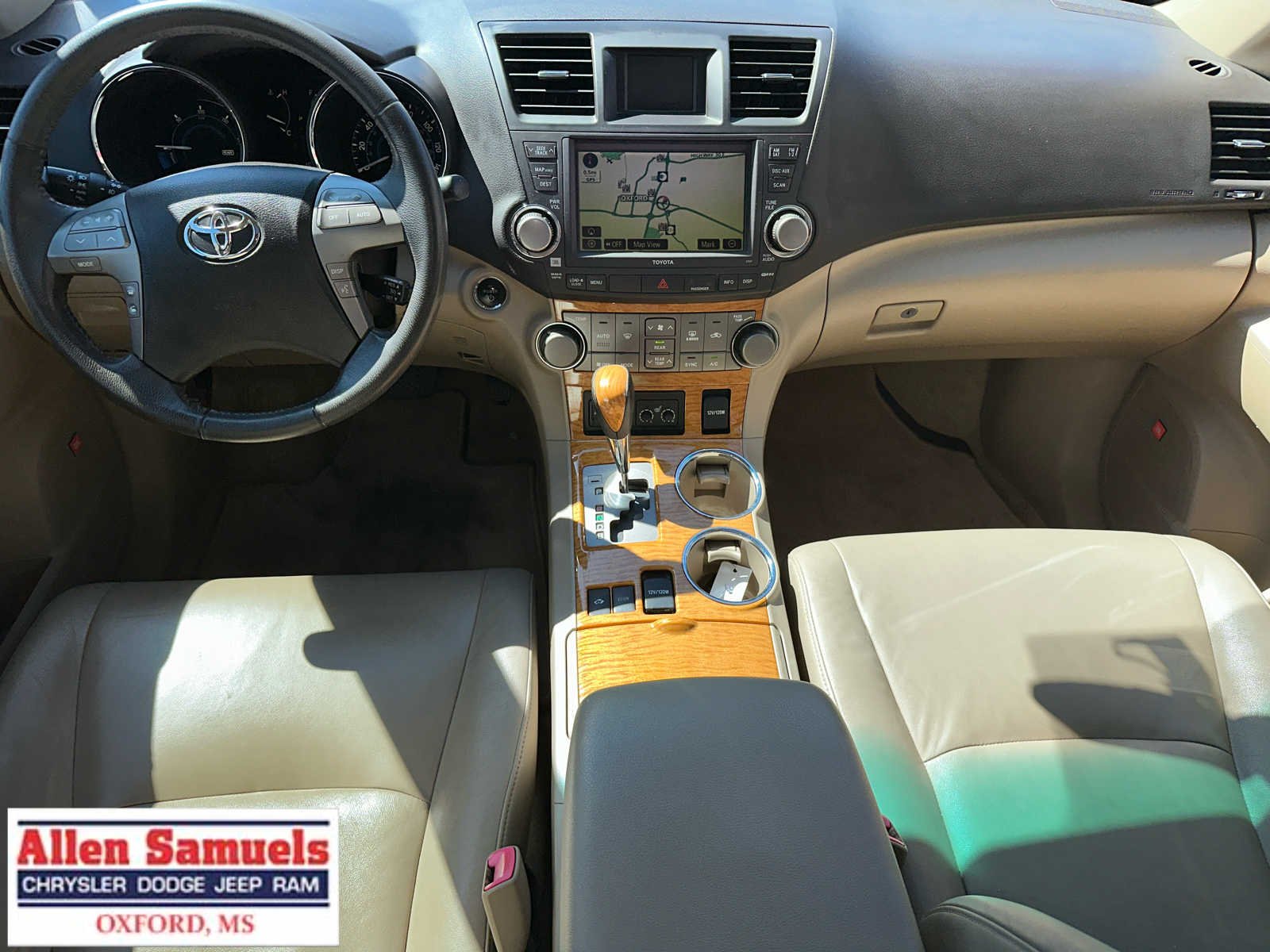 Used 2010 Blizzard Pearl Toyota Limited w/3rd Row image 18