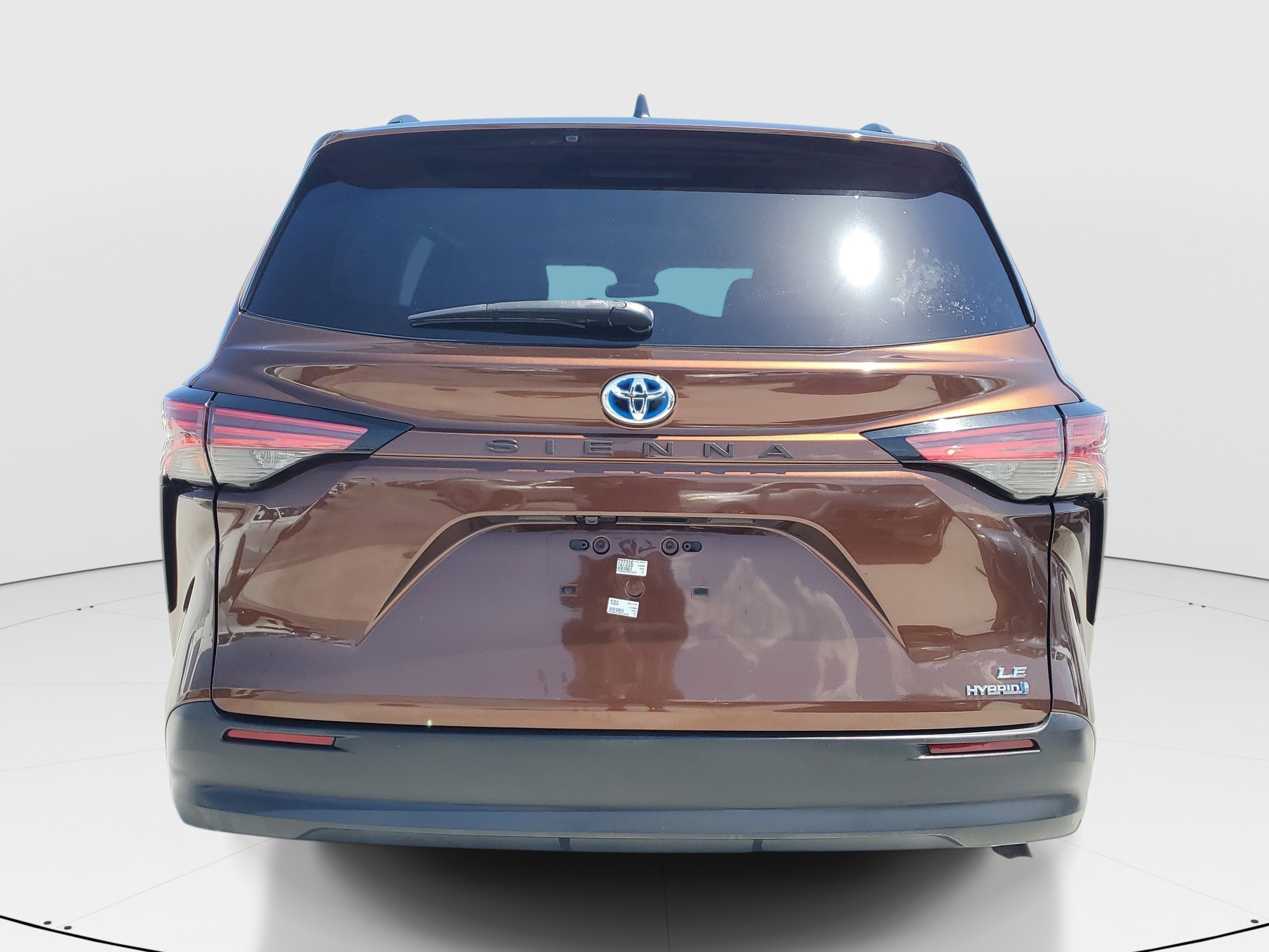 Used 2021 Sunset Bronze Toyota LE image 5