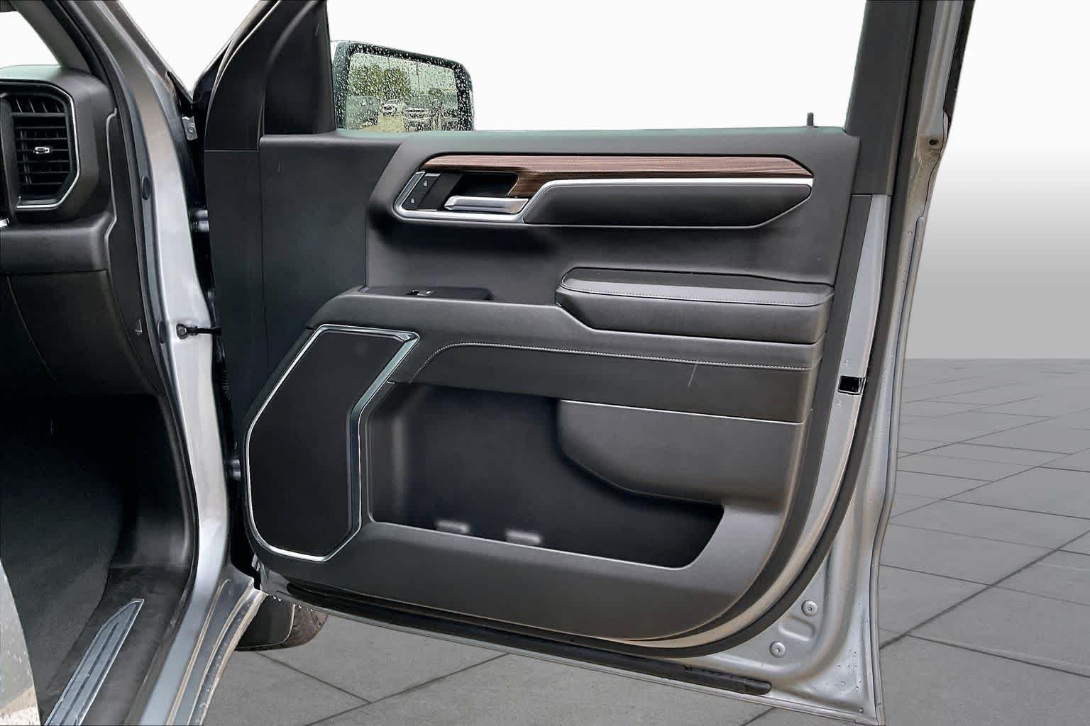 Used 2024 Sterling Gray Metallic Chevrolet LT image 22