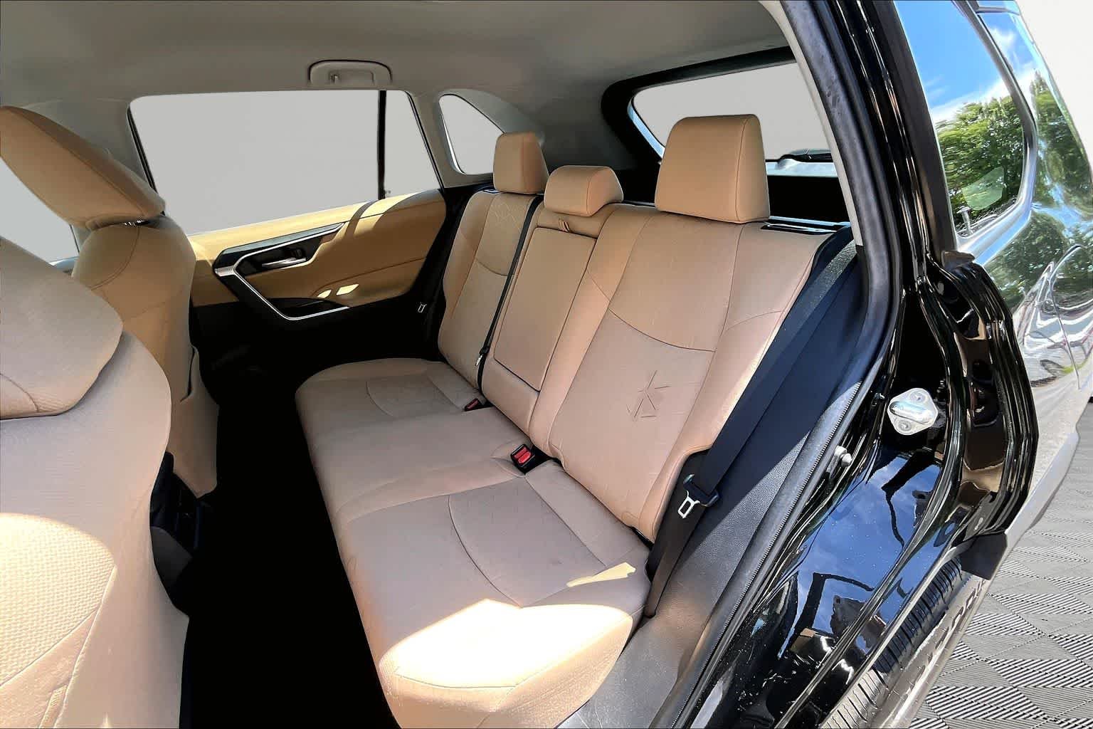Used 2021 Midnight Black Metallic Toyota XLE image 20