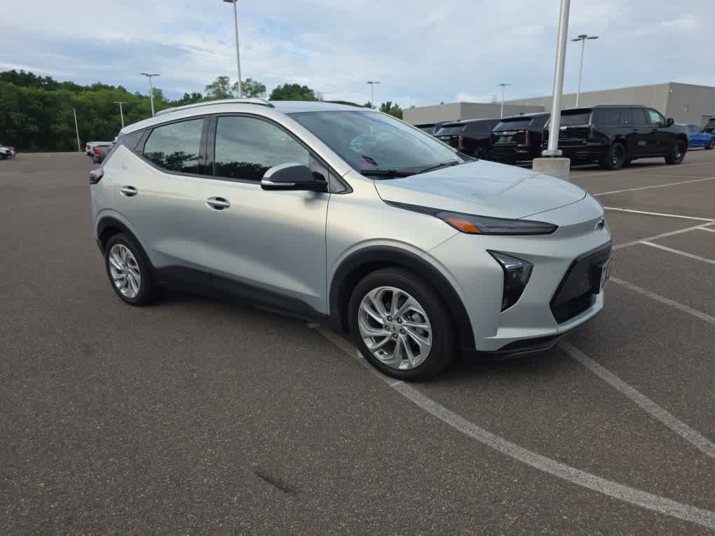 Used 2023 Chevrolet Bolt EUV LT with VIN 1G1FY6S06P4144280 for sale in Vadnais Heights, MN