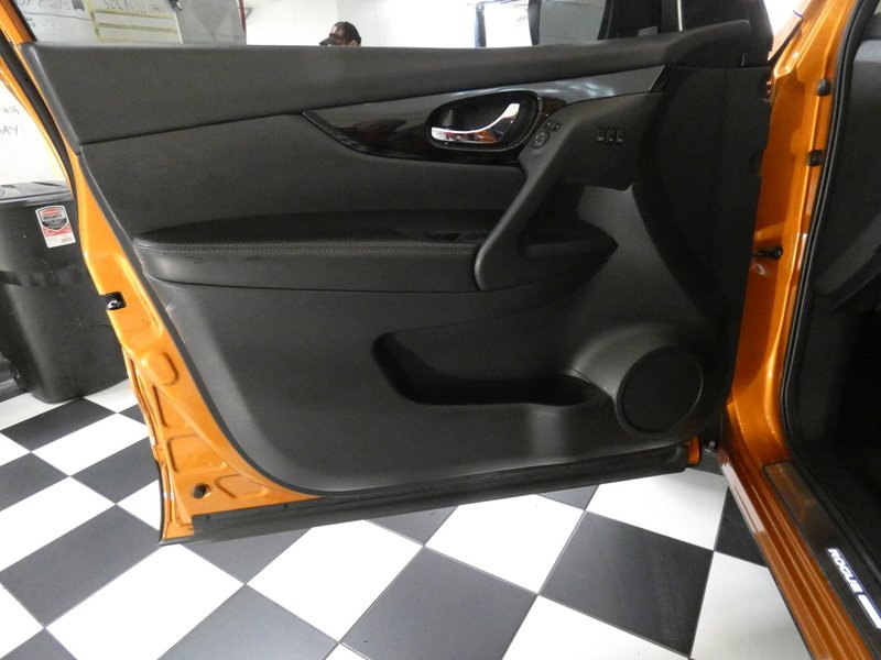 Used 2022 ORANGE Nissan AWD SL image 23