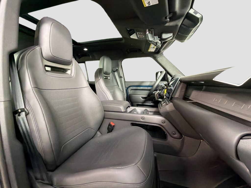 New 2026 Sargasso Blue Land Rover  OCTA image 30