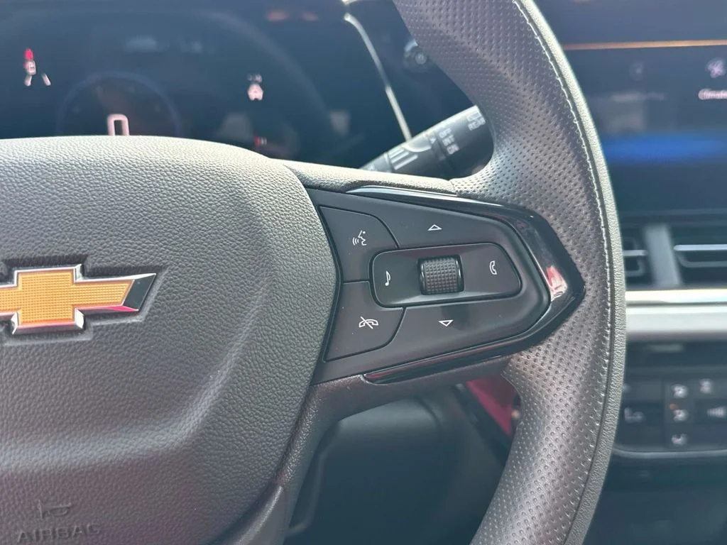 Used 2025 Gray Chevrolet LT image 41