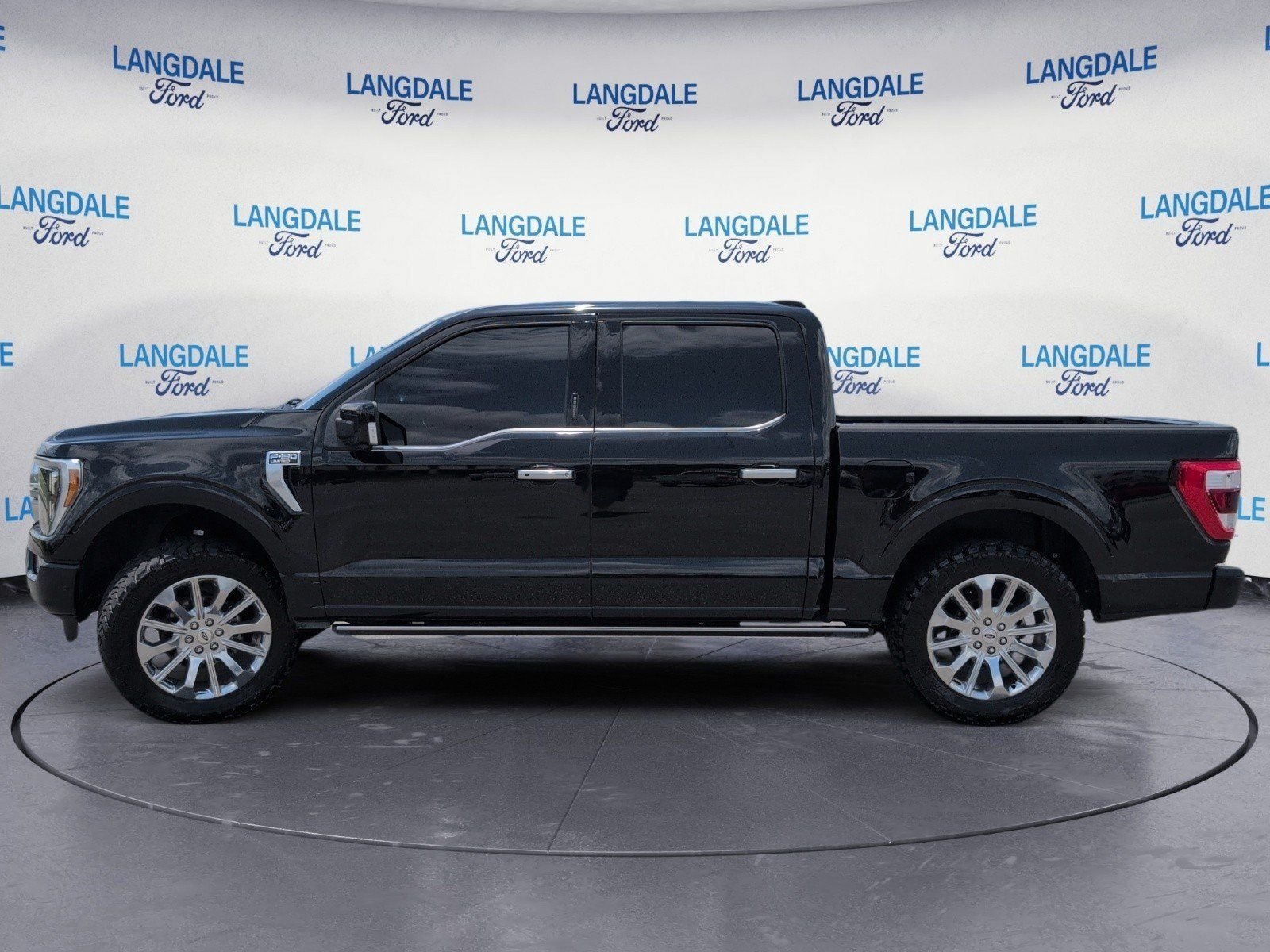 Used 2022 Black Metallic Ford Limited image 10