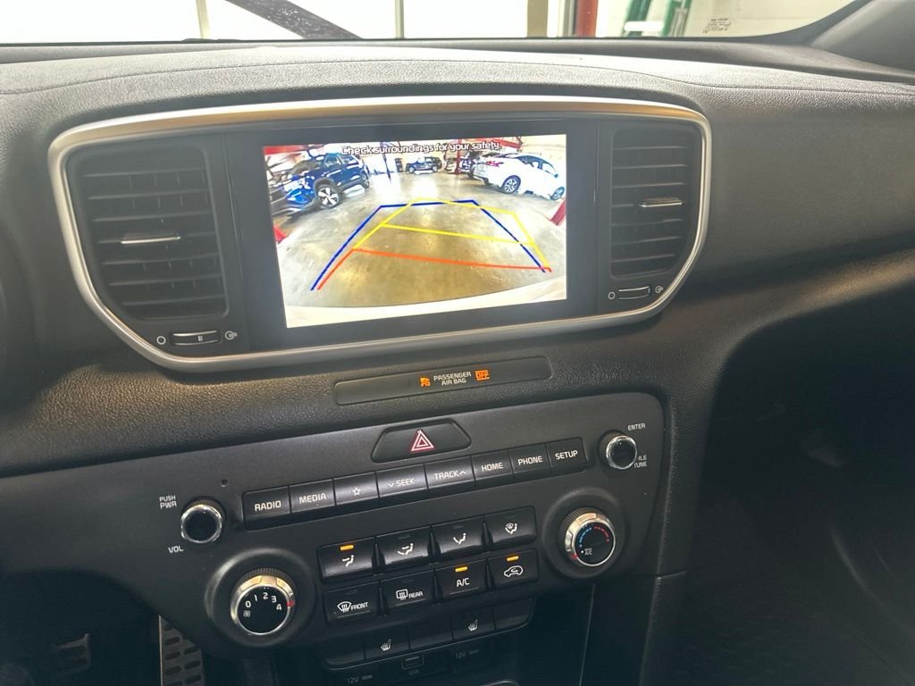 Used 2022 White Kia Nightfall image 20