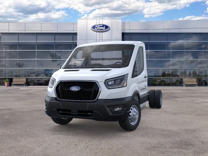 New 2026 Oxford White Ford Cutaway image 2