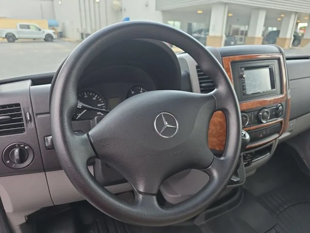 Used 2016  Mercedes-Benz Base image 15