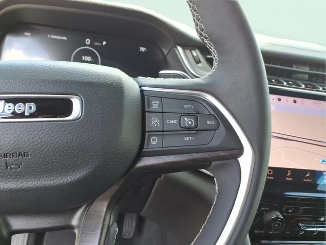 Used 2025 White Jeep Limited image 25