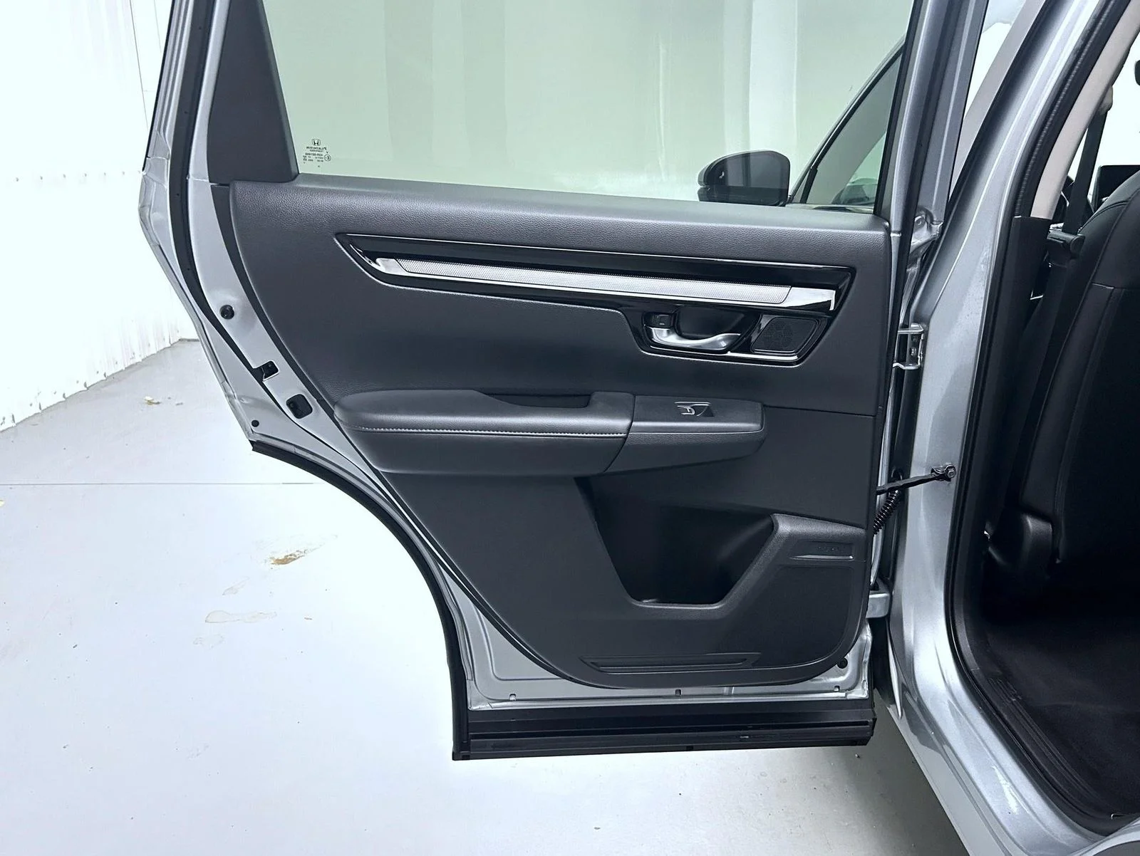 Used 2025 Silver Honda EX-L image 20