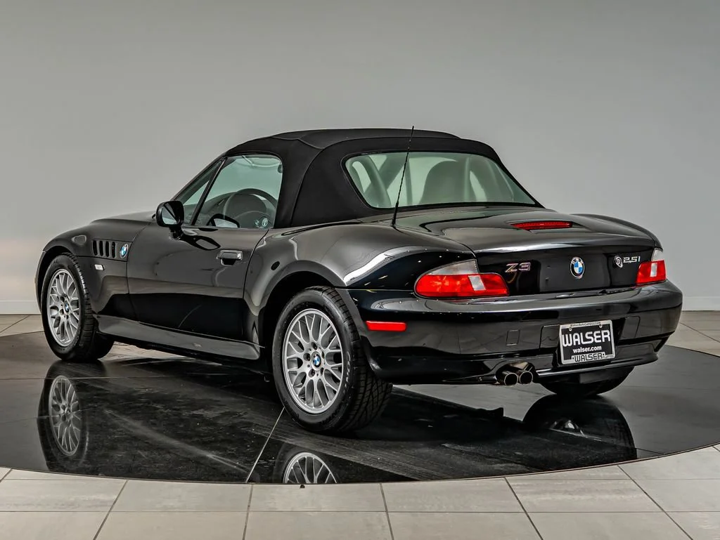Used 2001 Jet Black BMW 2.5i image 8