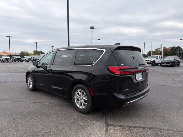 Used 2024 Black Chrysler Touring L image 4