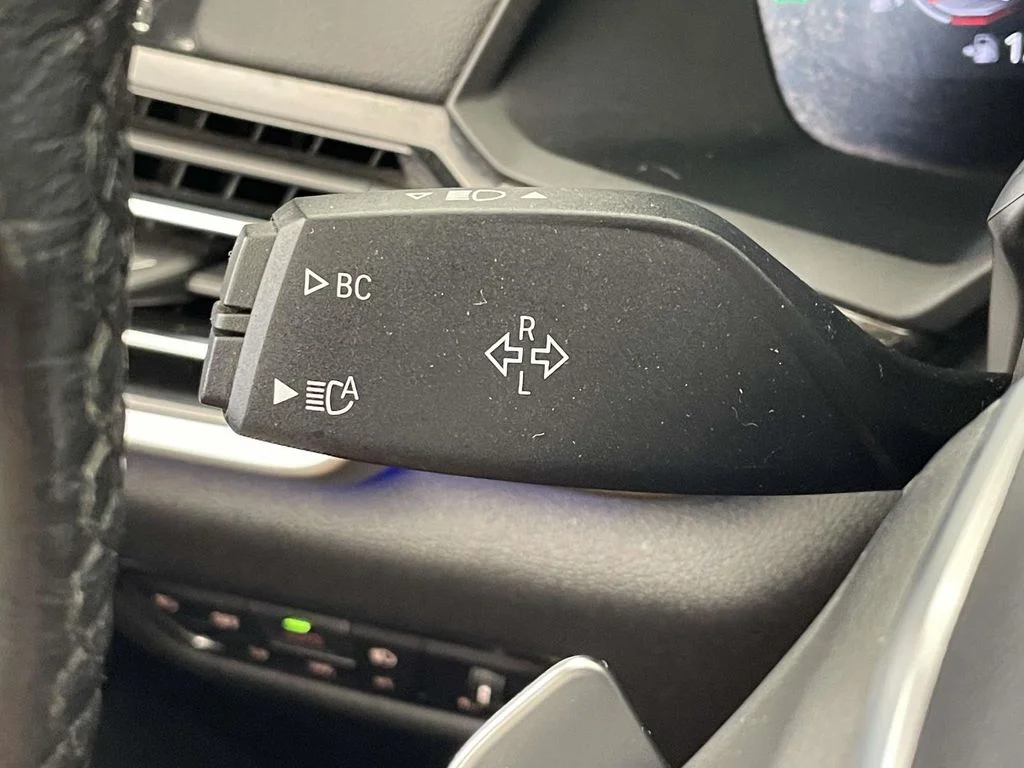 Used 2020 White BMW xDrive40i image 36